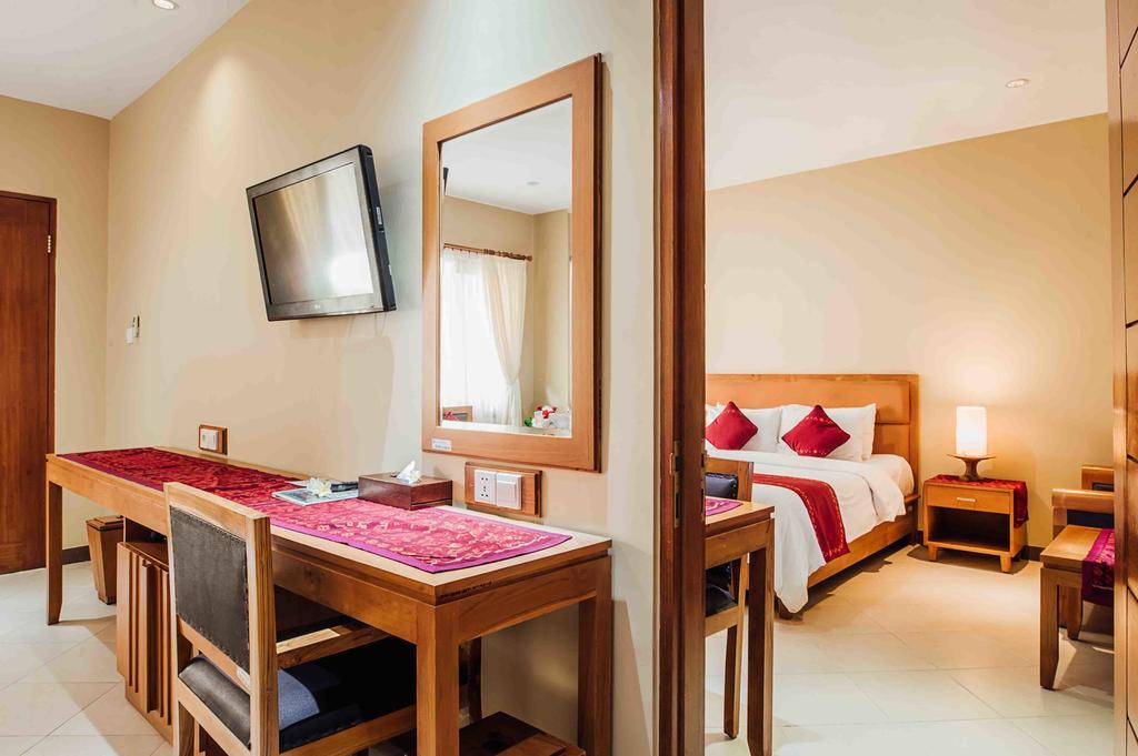 Kuta Puri Bungalows, Villas And Resort Exterior photo