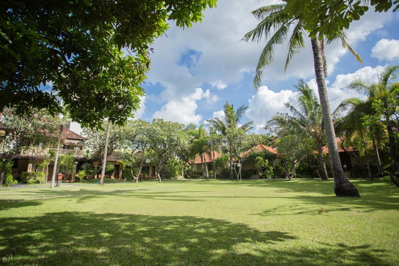 Kuta Puri Bungalows, Villas And Resort Exterior photo